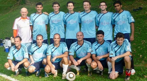 Olympique Gaulois Singapore football team in 2010
