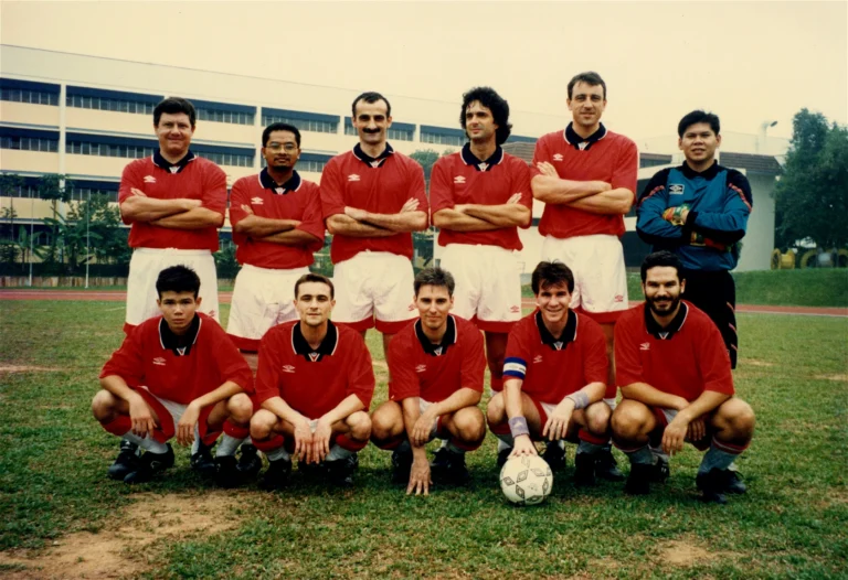 Olympique Gaulois Singapore football team in 1995